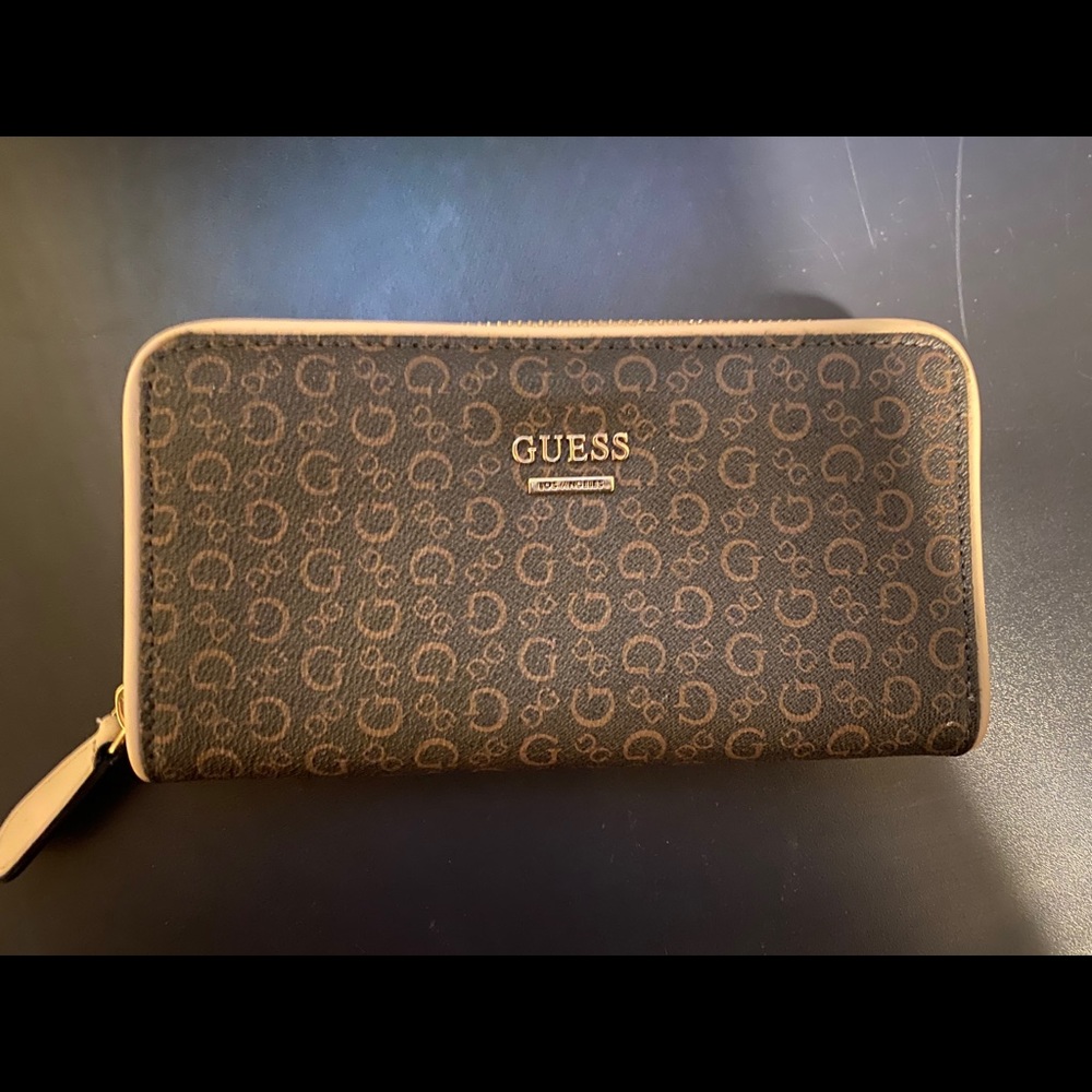 Guess Wallet